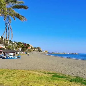 apartamento-maui-beach-en-el-palo-malaga.1costadelsol.com/